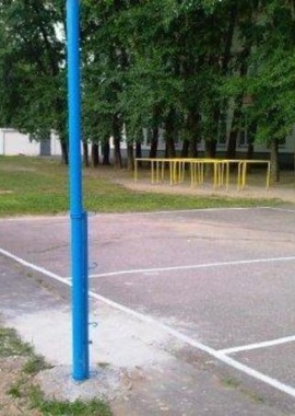 Волейбольные стойки с креплением сетки не крюки. Простая надежная конструкция. Без механизма натя...